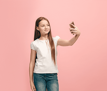 ado selfie