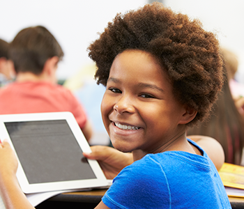 enfant et tablette
