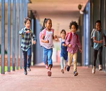Enfants qui courent