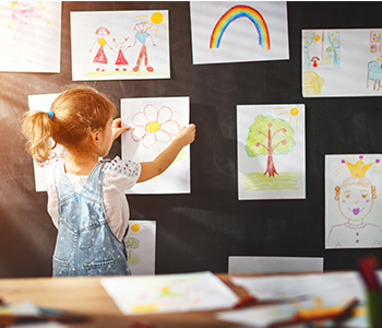 dessins d'une petite fille