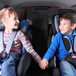 enfants en voiture
