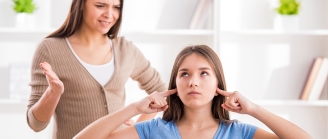 parent qui gère la crise de son adolescent
