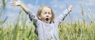 enfant épanouis en pleine confiance
