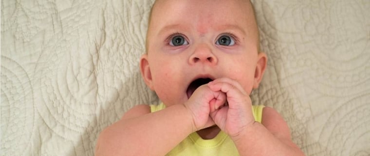 bébé fait ses dents